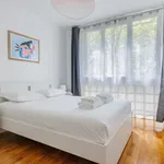 Appartement de 620 m² avec 2 chambre(s) en location à Paris