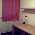 Rent a room in genoa