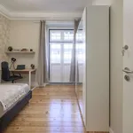 Rent a room in lisbon