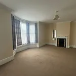 Rent 3 bedroom flat in South East England