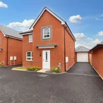 Rent 4 bedroom house in West Midlands