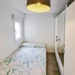 Rent 4 bedroom apartment in Valencia