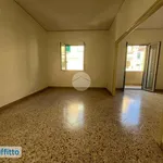 Affitto 4 camera appartamento di 120 m² in Palermo