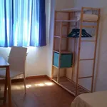 Rent a room of 120 m² in granada