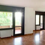 Rent 5 bedroom apartment of 208 m² in MILANO