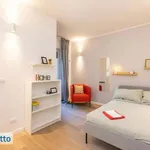 Rent 4 bedroom apartment of 80 m² in Milan