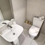 Rent 3 bedroom flat in Kirklees