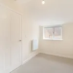 Rent 2 bedroom flat in Stratford-on-Avon