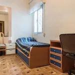 Rent 4 bedroom apartment in Madrid