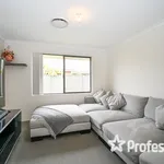 Rent 3 bedroom house in Lakelands