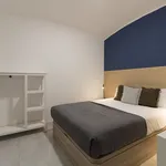 Rent 4 bedroom apartment in Barcelona