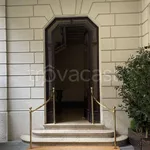 Rent 6 bedroom apartment of 290 m² in Milano