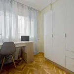 Rent a room of 150 m² in madrid