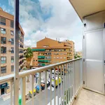 Rent a room of 78 m² in Valencia