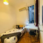 Rent a room of 220 m² in Madrid