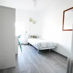 Rent 4 bedroom apartment in Valencia