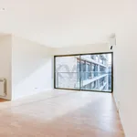 Rent 2 bedroom apartment of 94 m² in Lisbon