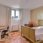 Maison de 180 m² avec 7 chambre(s) en location à Marseille