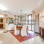 Rent 8 bedroom house of 630 m² in Calusco d'Adda