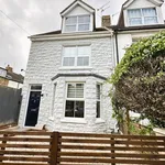 Rent 4 bedroom house in South East England