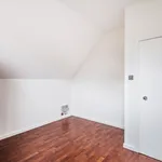 Rent 2 bedroom apartment in Surrey