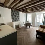 Appartement de 280 m² avec 1 chambre(s) en location à Paris