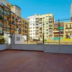 Rent a room of 122 m² in Barcelona