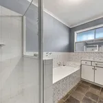 Rent 4 bedroom house of 699 m² in Geelong