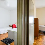 Rent 4 bedroom apartment in Lisbon