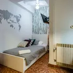 Rent a room of 460 m² in barcelona