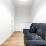 Rent 3 bedroom apartment of 56 m² in Krakow