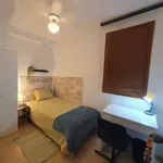 Rent a room of 90 m² in Valencia