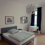 Rent a room of 100 m² in berlin