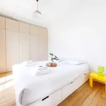 Rent 1 bedroom apartment of 29 m² in paris