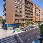 Rent a room of 97 m² in valencia