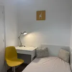 Rent 4 bedroom apartment in Barcelona