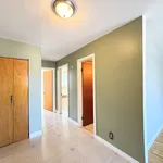 Rent 3 bedroom apartment in Montreal