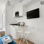 Rent 1 bedroom apartment of 10 m² in Paris