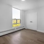 5 bedroom apartment of 990 sq. ft in Toronto