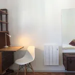 Rent a room of 80 m² in lisbon