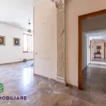 Rent 9 bedroom apartment of 200 m² in Roma