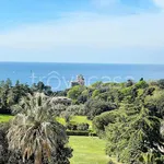 Rent 5 bedroom apartment of 130 m² in Genova