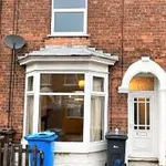 Rent 3 bedroom flat in Yorkshire And The Humber