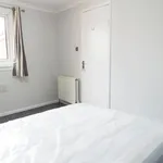 Rent 2 bedroom flat in Scotland