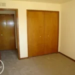 Rent 2 bedroom apartment of 109 m² in Macomb