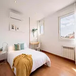 Rent a room of 391 m² in Madrid