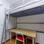 Rent a room of 150 m² in madrid