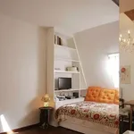 Rent 1 bedroom apartment of 18 m² in Paris