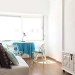 Rent 2 bedroom apartment of 70 m² in Amadora