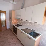 Rent 4 bedroom apartment of 60 m² in Adria